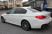 BMW 5シリーズ 523d Mｽﾎﾟｰﾂ ﾊｲﾗｲﾝ ｾﾚｸﾄ&ｱﾄﾞﾊﾞﾝｽﾊﾟｯｹｰｼﾞ変更後ﾓﾃﾞﾙ 1ｵﾅ ｻﾝﾙｰﾌ 全席ﾋｰﾀｰ黒革 ﾊｰﾏﾝｶｰﾄﾞﾝｻﾗｳﾝﾄﾞ4ｿﾞｰﾝｴｱｺﾝ 変更後液晶ﾒｰﾀｰ LEDﾍｯﾄﾞﾗｲﾄ ｵｰﾄﾊｲﾋﾞｰﾑ ﾀｯﾁ画面HDDﾅﾋﾞTV 360度ｶﾒﾗ 電動ﾄﾗﾝｸ 2年保証