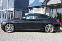 BMW 2シリーズ M240i ｸｰﾍﾟ後期 ﾌｪｲｽﾘﾌﾄ後 ﾋｰﾀｰ赤革 直6ﾀｰﾎﾞ340馬力 B58新ｴﾝｼﾞﾝ ｱﾀﾞﾌﾟﾃｨﾌﾞMｻｽ 追従ACC LEDﾍｯﾄﾞﾗｲﾄ&ﾃｰﾙ ﾀｯﾁ画面HDDﾅﾋﾞPｱｼｽﾄ 衝突軽減ﾌﾞﾚｰｷ 車線逸脱警告 歩行者警告 ﾊﾟﾄﾞﾙｼﾌﾄ ｽﾏｰﾄｷｰ 専用18AW&ﾌﾞﾚｰｷ 2年保証