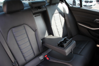 BMW 3シリーズ 320d Xdrive Mｽﾎﾟｰﾂ ﾃﾞﾋﾞｭｰP 専用ﾌﾞﾙｰｽﾃｯﾁ黒革 ｼｰﾄﾋｰﾀｰ 19AW 360度ｶﾒﾗ ｺﾝﾌｫｰﾄP 電動ﾄﾗﾝｸ 追従ACC ｽﾃｱﾘﾝｸﾞｻﾎﾟｰﾄ LEDﾍｯﾄﾞﾗｲﾄ ｵｰﾄﾊｲﾋﾞｰﾑ ﾌﾙｾｸﾞTV Applecarplay対応 BMW ﾗｲﾌﾞｺｯｸﾋﾟｯﾄﾞHi-fiｽﾋﾟｰｶｰ 2年保証