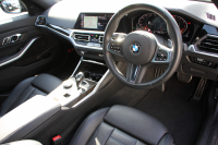 BMW 3シリーズ 320d Xdrive Mｽﾎﾟｰﾂ ﾃﾞﾋﾞｭｰP 専用ﾌﾞﾙｰｽﾃｯﾁ黒革 ｼｰﾄﾋｰﾀｰ 19AW 360度ｶﾒﾗ ｺﾝﾌｫｰﾄP 電動ﾄﾗﾝｸ 追従ACC ｽﾃｱﾘﾝｸﾞｻﾎﾟｰﾄ LEDﾍｯﾄﾞﾗｲﾄ ｵｰﾄﾊｲﾋﾞｰﾑ ﾌﾙｾｸﾞTV Applecarplay対応 BMW ﾗｲﾌﾞｺｯｸﾋﾟｯﾄﾞHi-fiｽﾋﾟｰｶｰ 2年保証