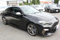 BMW 2シリーズ M235i Xdrive ｸﾞﾗﾝｸｰﾍﾟﾃﾞﾋﾞｭｰP 4WD 1ｵ-ﾅ 306馬力 ｱﾀﾞﾌﾟﾃｨﾌﾞMｻｽ Mｽﾎﾟｰﾂｼｰﾄ Mｼｰﾄﾍﾞﾙﾄ Mｽﾎﾟｰﾂﾌﾞﾚｰｷ 追従ACC 後退ｱｼｽﾄ LEDﾍｯﾄﾞﾗｲﾄ 専用18AW Applecarplay対応 HDDﾅﾋﾞPｱｼｽﾄ BMWﾗｲﾌﾞｺｯｸﾋﾟｯﾄ 2年保証