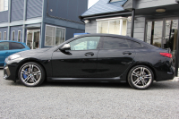 BMW 2シリーズ M235i Xdrive ｸﾞﾗﾝｸｰﾍﾟﾃﾞﾋﾞｭｰP 4WD 1ｵ-ﾅ 306馬力 ｱﾀﾞﾌﾟﾃｨﾌﾞMｻｽ Mｽﾎﾟｰﾂｼｰﾄ Mｼｰﾄﾍﾞﾙﾄ Mｽﾎﾟｰﾂﾌﾞﾚｰｷ 追従ACC 後退ｱｼｽﾄ LEDﾍｯﾄﾞﾗｲﾄ 専用18AW Applecarplay対応 HDDﾅﾋﾞPｱｼｽﾄ BMWﾗｲﾌﾞｺｯｸﾋﾟｯﾄ 2年保証