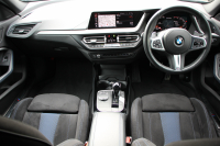 BMW 2シリーズ M235i Xdrive ｸﾞﾗﾝｸｰﾍﾟﾃﾞﾋﾞｭｰP 4WD 1ｵ-ﾅ 306馬力 ｱﾀﾞﾌﾟﾃｨﾌﾞMｻｽ Mｽﾎﾟｰﾂｼｰﾄ Mｼｰﾄﾍﾞﾙﾄ Mｽﾎﾟｰﾂﾌﾞﾚｰｷ 追従ACC 後退ｱｼｽﾄ LEDﾍｯﾄﾞﾗｲﾄ 専用18AW Applecarplay対応 HDDﾅﾋﾞPｱｼｽﾄ BMWﾗｲﾌﾞｺｯｸﾋﾟｯﾄ 2年保証