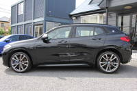 BMW X2 M35i ｾﾚｸﾄP【5/22迄限定掲載】4WD 306馬力 ﾊﾟﾉﾗﾏｻﾝﾙｰﾌ 受注生産OPﾌﾞﾗｯｸﾚｻﾞｰ ｼｰﾄﾋｰﾀｰ ｵﾌﾟｼｮﾝ20AW 追従ACC LEDﾍｯﾄﾞﾗｲﾄ ﾀｯﾁ画面HDDﾅﾋﾞPｱｼｽﾄ 電動ﾘｱｹﾞｰﾄ 衝突軽減ﾌﾞﾚｰｷ 車線逸脱&歩行者警告 ｽﾏｰﾄｷｰ ﾊﾟﾄﾞﾙｼﾌﾄ 2年保証
