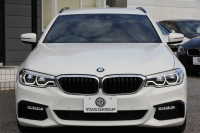 BMW 5シリーズ 530i ﾂｰﾘﾝｸﾞMｽﾎﾟｰﾂ 型式変更後 変更後液晶ﾒｰﾀｰ 高出力 252馬力 全席ﾋｰﾀｰ黒革 HUD 追従ACC ｽﾃｱﾘﾝｸﾞｻﾎﾟｰﾄ LEDﾍｯﾄﾞﾗｲﾄ ｵｰﾄﾊｲﾋﾞｰﾑ 360度ｶﾒﾗ 電動ﾄﾗﾝｸ ﾀｯﾁ画面HDDﾅﾋﾞTV Mｽﾎﾟｰﾂﾌﾞﾚｰｷ 2年保証