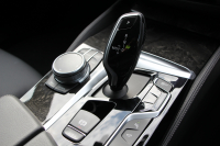 BMW 5シリーズ 530i ﾂｰﾘﾝｸﾞMｽﾎﾟｰﾂ 型式変更後 変更後液晶ﾒｰﾀｰ 高出力 252馬力 全席ﾋｰﾀｰ黒革 HUD 追従ACC ｽﾃｱﾘﾝｸﾞｻﾎﾟｰﾄ LEDﾍｯﾄﾞﾗｲﾄ ｵｰﾄﾊｲﾋﾞｰﾑ 360度ｶﾒﾗ 電動ﾄﾗﾝｸ ﾀｯﾁ画面HDDﾅﾋﾞTV Mｽﾎﾟｰﾂﾌﾞﾚｰｷ 2年保証