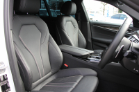 BMW 5シリーズ 530i ﾂｰﾘﾝｸﾞMｽﾎﾟｰﾂ 型式変更後 変更後液晶ﾒｰﾀｰ 高出力 252馬力 全席ﾋｰﾀｰ黒革 HUD 追従ACC ｽﾃｱﾘﾝｸﾞｻﾎﾟｰﾄ LEDﾍｯﾄﾞﾗｲﾄ ｵｰﾄﾊｲﾋﾞｰﾑ 360度ｶﾒﾗ 電動ﾄﾗﾝｸ ﾀｯﾁ画面HDDﾅﾋﾞTV Mｽﾎﾟｰﾂﾌﾞﾚｰｷ 2年保証