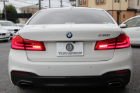 BMW 5シリーズ 530i Mｽﾎﾟｰﾂ ｺﾝﾌｫｰﾄP 高出力 252馬力 ｻﾝﾙｰﾌ ﾍﾞﾝﾁﾚｰｼｮﾝ 全ﾋｰﾀｰ黒革 ｺﾝﾌｫｰﾄｼｰﾄ ｿﾌﾄｸﾛｰｽﾞﾄﾞｱ 追従ACC ｽﾃｱﾘﾝｸﾞｻﾎﾟｰﾄ LEDﾍｯﾄﾞﾗｲﾄ ｵｰﾄﾊｲﾋﾞｰﾑ ﾀｯﾁ画面HDDﾅﾋﾞTV 360度ｶﾒﾗ 電動ﾄﾗﾝｸ 19AW Mｽﾎﾟｰﾂﾌﾞﾚｰｷ 2年保証