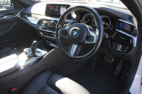 BMW 5シリーズ 530i Mｽﾎﾟｰﾂ ｺﾝﾌｫｰﾄP 高出力 252馬力 ｻﾝﾙｰﾌ ﾍﾞﾝﾁﾚｰｼｮﾝ 全ﾋｰﾀｰ黒革 ｺﾝﾌｫｰﾄｼｰﾄ ｿﾌﾄｸﾛｰｽﾞﾄﾞｱ 追従ACC ｽﾃｱﾘﾝｸﾞｻﾎﾟｰﾄ LEDﾍｯﾄﾞﾗｲﾄ ｵｰﾄﾊｲﾋﾞｰﾑ ﾀｯﾁ画面HDDﾅﾋﾞTV 360度ｶﾒﾗ 電動ﾄﾗﾝｸ 19AW Mｽﾎﾟｰﾂﾌﾞﾚｰｷ 2年保証