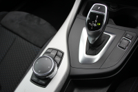 BMW 2シリーズ 220i ｸｰﾍﾟMｽﾎﾟｰﾂ 衝突軽減ﾌﾞﾚｰｷ 車線逸脱警告 歩行者警告 ﾌﾞﾚｰｷ付ｸﾙｺﾝ 直噴ﾀｰﾎﾞ8速AT ﾊﾟﾄﾞﾙｼﾌﾄ Applecarplay対応 ｱﾝﾄﾞﾛｲﾄﾞｵｰﾄ ﾀｯﾁﾊﾟｯﾄﾞ対応HDDﾅﾋﾞBｶﾒﾗ ｽﾏｰﾄｷｰ Bluetooth接続 専用ｴｱﾛ 17AW 2年保証