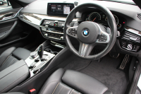 BMW 5シリーズ 530i ﾂｰﾘﾝｸﾞMｽﾎﾟｰﾂ 高出力 252馬力 全ﾋｰﾀｰ黒革 追従ACC ｽﾃｱﾘﾝｸﾞｻﾎﾟｰﾄ LEDﾍｯﾄﾞﾗｲﾄ ｵｰﾄﾊｲﾋﾞｰﾑ ﾀｯﾁ画面HDDﾅﾋﾞTV 360度ｶﾒﾗ 電動ﾄﾗﾝｸ 19AW Mｽﾎﾟｰﾂﾌﾞﾚｰｷ PDC緊急ﾌﾞﾚｰｷ 2年保証