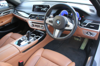 BMW 7シリーズ 740i Mｽﾎﾟｰﾂ 真珠色 ﾚｰｻﾞｰﾗｲﾄ ｻﾝﾙｰﾌ ｺﾆｬｯｸﾚｻﾞｰ ﾏｯｻｰｼﾞ&ﾍﾞﾝﾁﾚｰｼｮﾝ 追従ACC HUD ﾀｯﾁ画面HDDﾅﾋﾞTV 360度ｶﾒﾗ 全ﾄﾞｱｿﾌﾄｸﾛｰｽﾞ20AW 全席ﾋｰﾀｰ ｽﾃｱﾘﾝｸﾞｻﾎﾟｰﾄ ｵｰﾄﾊｲﾋﾞｰﾑ 2年保証