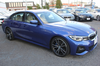 BMW 3シリーズ 330i Mｽﾎﾟｰﾂ ｲﾉﾍﾞｰｼｮﾝ&ﾊｲﾗｲﾝ 1ｵ-ﾅ 高出力 258馬力 ﾚｰｻﾞｰﾗｲﾄ HUD ｼﾞｪｽﾁｬｰC ﾋｰﾀｰ付ﾍﾞｰｼﾞｭﾚｻﾞｰ ﾗﾝﾊﾞｰｻﾎﾟｰﾄ ﾌﾙｾｸﾞTV Pｱｼｽﾄﾌﾟﾗｽ 360度ｶﾒﾗ 後退ｱｼｽﾄ 第7世代iﾄﾞﾗｲﾌﾞHDDﾅﾋﾞApplecarplay 追従ACC ｽﾃｱﾘﾝｸﾞｻﾎﾟｰﾄ 2年保証