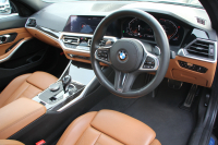 BMW 3シリーズ 320i Mｽﾎﾟｰﾂ ﾊｲﾗｲﾝ&ｺﾝﾌｫｰﾄP ｺﾆｬｯｸﾚｻﾞｰ ｼｰﾄﾋｰﾀｰ ﾗﾝﾊﾞｰｻﾎﾟｰﾄ 360度ｶﾒﾗ 追従ACC ｽﾃｱﾘﾝｸﾞｻﾎﾟｰﾄ BMWﾗｲﾌﾞｺｯｸﾋﾟｯﾄﾞApplecarplay対応 ﾀｯﾁﾊﾟﾈﾙHDDﾅﾋﾞ電動ﾄﾗﾝｸ 後退ｱｼｽﾄ DｱｼｽﾄPRO 2年保証