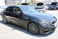 BMW 3シリーズ 320i Mｽﾎﾟｰﾂ ﾊｲﾗｲﾝ&ｺﾝﾌｫｰﾄP ｺﾆｬｯｸﾚｻﾞｰ ｼｰﾄﾋｰﾀｰ ﾗﾝﾊﾞｰｻﾎﾟｰﾄ 360度ｶﾒﾗ 追従ACC ｽﾃｱﾘﾝｸﾞｻﾎﾟｰﾄ BMWﾗｲﾌﾞｺｯｸﾋﾟｯﾄﾞApplecarplay対応 ﾀｯﾁﾊﾟﾈﾙHDDﾅﾋﾞ電動ﾄﾗﾝｸ 後退ｱｼｽﾄ DｱｼｽﾄPRO 2年保証