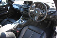 BMW 2シリーズ M235i ｸｰﾍﾟ1ｵﾅ 直6ﾀｰﾎﾞ326馬力 ﾋｰﾀｰ黒革 ｱﾀﾞﾌﾟﾃｨﾌﾞMｻｽ 専用ﾌﾞﾚｰｷ ﾌﾙｾｸﾞTV Bｶﾒﾗ&ﾘｱPDC 衝突軽減ﾌﾞﾚｰｷ 車線逸脱警告 歩行者警告 ﾌﾞﾚｰｷ付ｸﾙｺﾝ HDDﾅﾋﾞBluetooth接続 ｽﾏｰﾄｷｰ 18AW 2年保証