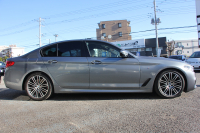 BMW 5シリーズ 523d Mｽﾎﾟｰﾂ ﾊｲﾗｲﾝ ﾃﾞﾋﾞｭｰP ｱｲﾎﾞﾘｰﾚｻﾞｰ HUD ｼﾞｪｽﾁｬｰC ｿﾌﾄｸﾛｰｽﾞﾄﾞｱ 追従ACC ｽﾃｱﾘﾝｸﾞｻﾎﾟｰﾄ ﾀｯﾁ画面HDDﾅﾋﾞTV 360度ｶﾒﾗ LEDﾍｯﾄﾞﾗｲﾄ ｵｰﾄﾊｲﾋﾞｰﾑ 電動ﾄﾗﾝｸ ｽﾏｰﾄｷｰ ﾊﾟﾄﾞﾙｼﾌﾄ 2年保証