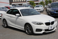 BMW 2シリーズ M235i ｸｰﾍﾟ1ｵﾅ 直6ﾀｰﾎﾞ326馬力 ｱﾀﾞﾌﾟﾃｨﾌﾞMｻｽ 専用ﾌﾞﾚｰｷ Bｶﾒﾗ&ﾘｱPDC 衝突軽減ﾌﾞﾚｰｷ 車線逸脱警告 歩行者警告 ﾌﾞﾚｰｷ付ｸﾙｺﾝ HDDﾅﾋﾞBluetooth接続 ｽﾏｰﾄｷｰ 18AW ﾊﾟﾄﾞﾙｼﾌﾄ 2年保証