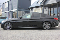 BMW 5シリーズ 530i Mｽﾎﾟｰﾂ ｺﾝﾌｫｰﾄP 型式変更後｢JR20｣ 252馬力 全席ﾋｰﾀｰ黒革 ｺﾝﾌｫｰﾄｼｰﾄ&ﾍﾞﾝﾁﾚｰｼｮﾝ ｿﾌﾄｸﾛｰｽﾞﾄﾞｱ HUD 追従ACC ｽﾃｱﾘﾝｸﾞｻﾎﾟｰﾄ 変更後全面液晶ﾒｰﾀｰ ﾀｯﾁ画面HDDﾅﾋﾞTV 360度ｶﾒﾗ 2年保証