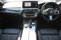 BMW 5シリーズ 523d Xdrive Mｽﾎﾟｰﾂ ｴﾃﾞｨｼｮﾝｼﾞｮｲﾌﾟﾗｽ 4WD LCI後期 ｾﾚｸﾄP ﾌｪｲｽﾘﾌﾄ後 ｻﾝﾙｰﾌ ﾊｰﾏﾝｶｰﾄﾞﾝｻﾗｳﾝﾄﾞﾋｰﾀｰ黒革 LEDﾍｯﾄﾞﾗｲﾄ BMWﾗｲﾌﾞｺｯｸﾋﾟｯﾄﾞApplecarplay対応 360度ｶﾒﾗ ｱﾝﾋﾞｴﾝﾄﾗｲﾄ 可変ｻｽﾍﾟﾝｼｮﾝ 2年保証