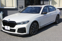 BMW 7シリーズ 740i Mｽﾎﾟｰﾂ ｲﾉﾍﾞｰｼｮﾝP LCI後期 ﾌｪｲｽﾘﾌﾄ後 ｻﾝﾙｰﾌ ﾚｰｻﾞｰﾗｲﾄ 全席ﾋｰﾀｰ黒革 ﾍﾞﾝﾁﾚｰｼｮﾝ ｿﾌﾄｸﾛｰｽﾞﾄﾞｱ BMW ﾗｲﾌﾞｺｯｸﾋﾟｯﾄﾞApplecarplay対応 追従ACC ｽﾃｱﾘﾝｸﾞｻﾎﾟｰﾄ HUD ﾊｰﾏﾝｶｰﾄﾞﾝｻﾗｳﾝﾄﾞ真珠色 2年保証