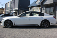 BMW 7シリーズ 740i Mｽﾎﾟｰﾂ ｲﾉﾍﾞｰｼｮﾝP LCI後期 ﾌｪｲｽﾘﾌﾄ後 ｻﾝﾙｰﾌ ﾚｰｻﾞｰﾗｲﾄ 全席ﾋｰﾀｰ黒革 ﾍﾞﾝﾁﾚｰｼｮﾝ ｿﾌﾄｸﾛｰｽﾞﾄﾞｱ BMW ﾗｲﾌﾞｺｯｸﾋﾟｯﾄﾞApplecarplay対応 追従ACC ｽﾃｱﾘﾝｸﾞｻﾎﾟｰﾄ HUD ﾊｰﾏﾝｶｰﾄﾞﾝｻﾗｳﾝﾄﾞ真珠色 2年保証