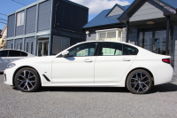 BMW 5シリーズ 523d Xdrive Mｽﾎﾟｰﾂ ｴﾃﾞｨｼｮﾝｼﾞｮｲﾌﾟﾗｽ ｴｸｽｸﾙｰｼﾌﾞﾅｯﾊﾟﾚｻﾞｰP 後期 ｻﾝﾙｰﾌ EXCﾓｶﾅｯﾊﾟﾚｻﾞｰ 全席ｼｰﾄﾋｰﾀｰ LEDﾍｯﾄﾞﾗｲﾄ ｱﾀﾞﾌﾟﾃｨﾌﾞｻｽ BMWﾗｲﾌﾞｺｯｸﾋﾟｯﾄ HUD 追従ACC ｽﾃｱﾘﾝｸﾞｻﾎﾟｰﾄ Applecarplay ﾜｲﾔﾚｽC 2年保証