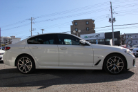 BMW 5シリーズ 530i Mｽﾎﾟｰﾂ 後期LCI 高出力 252馬力 全席ﾋｰﾀｰ付黒革 Mｽﾎﾟｰﾂﾌﾞﾚｰｷ 可変ｻｽ ｱﾀﾞﾌﾟﾃｨﾌﾞLEDﾍｯﾄﾞﾗｲﾄ BMWﾗｲﾌﾞｺｯｸﾋﾟｯﾄﾞAppleCarPlay対応HDDﾅﾋﾞTV Pｱｼｽﾄﾌﾟﾗｽ 360度ｶﾒﾗ ｽﾃｱﾘﾝｸﾞｻﾎﾟｰﾄ 追ACC 電動ﾄﾗﾝｸ 2年保証