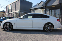 BMW 4シリーズ 420i ｸﾞﾗﾝｸｰﾍﾟｲﾝｽﾀｲﾙｽﾎﾟｰﾂ 限定車 後期LCI ﾋｰﾀｰ黒革 ﾌﾞﾙｰｽﾃｯﾁ入り ｱﾀﾞﾌﾟﾃｨﾌﾞMｻｽ 19AW Mspﾌﾞﾚｰｷ HUD 追従ACC ﾀｯﾁ画面HDDﾅﾋﾞTV 液晶ﾒｰﾀｰ LEDﾍｯﾄﾞﾗｲﾄ&ﾃｰﾙ&ﾌｫｸﾞｻﾃﾝｳｲﾝﾄﾞｳﾓｰﾙ 電動ﾄﾗﾝｸ 2年保証