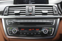 BMW 3シリーズ 320i ｸﾞﾗﾝﾂｰﾘｽﾓ ﾗｸﾞｼﾞｭｱﾘｰ 追従ACC ﾋｰﾀｰ茶革 衝突軽減ﾌﾞﾚｰｷ 車線逸脱警告 歩行者警告 ﾌﾙｾｸﾞTV ﾀｯﾁﾊﾟｯﾄﾞ対応iﾄﾞﾗｲﾌﾞHDDﾅﾋﾞBｶﾒﾗ 電動ﾄﾗﾝｸ ｽﾏｰﾄｷｰ Bluetooth接続 ｸﾛｰﾑﾗｲﾝｴｸｽﾃﾘｱ 2年保証