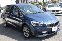 BMW 2シリーズ 218d ｸﾞﾗﾝﾂｱﾗｰ ﾗｸﾞｼﾞｭｱﾘｰ 最終ﾓﾃﾞﾙ 型式変更後3DA-6W20 3列7人乗り 1ｵﾅ ADｱｸﾃｨﾌﾞｾｰﾌﾃｨ&ｺﾝﾌｫｰﾄP 追従ACC HUD ｵｲｽﾀｰﾚｻﾞｰ 電動ﾄﾗﾝｸ LEDﾍｯﾄﾞﾗｲﾄ ﾒﾓﾘｰ付電動ｼｰﾄ ﾀｯﾁ画面HDDﾅﾋﾞﾊﾟｰｷﾝｸﾞｱｼｽﾄ 2年保証