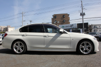 BMW 3シリーズ 320d Mｽﾎﾟｰﾂ 最終ﾓﾃﾞﾙ 8C新ｴﾝｼﾞﾝ ｻﾝﾙｰﾌ ﾋｰﾀｰ黒革 液晶ﾒｰﾀｰ 追従ACC LEDﾍｯﾄﾞﾗｲﾄ&ﾃｰﾙ ﾀｯﾁ画面対応HDDﾅﾋﾞBluetooth接続 Mﾊﾟﾌｫｰﾏﾝｽｽﾎﾟｲﾗｰ ﾚｰﾝﾁｪﾝｼﾞ警告 衝突軽減ﾌﾞﾚｰｷ 車線逸脱警告 歩行者警告 2年保証