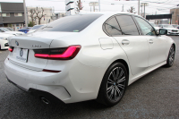 BMW 3シリーズ 320d Xdrive Mｽﾎﾟｰﾂ ﾊｲﾗｲﾝ ｺﾝﾌｫｰﾄP 4WD 真珠色 ﾋｰﾀｰ黒革 Pｱｼｽﾄﾌﾟﾗｽ 360度ｶﾒﾗ 電動ﾄﾗﾝｸ BMWﾗｲﾌﾞｺｯｸﾋﾟｯﾄﾞﾀｯﾁ画面ﾅﾋﾞApplecarplay対応 ﾜｲﾔﾚｽ充電 LEDﾍｯﾄﾞﾗｲﾄ ｵｰﾄﾊｲﾋﾞｰﾑ 追従ACC ｽﾃｱﾘﾝｸﾞｻﾎﾟｰﾄ ﾚｰﾝﾁｪﾝｼﾞ警告 2年保証