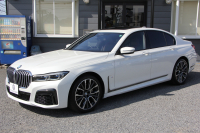 BMW 7シリーズ 740i Mｽﾎﾟｰﾂ ｲﾉﾍﾞｰｼｮﾝP 後期☆期間限定掲載 特選車☆ｻﾝﾙｰﾌ ﾚｰｻﾞｰﾗｲﾄ ﾓｶﾅｯﾊﾟﾚｻﾞｰ 全席ﾋｰﾀｰ&ﾍﾞﾝﾁﾚｰｼｮﾝ ｿﾌﾄｸﾛｰｽﾞﾄﾞｱ BMW ﾗｲﾌﾞｺｯｸﾋﾟｯﾄﾞApplecarplay 追従ACC ｽﾃｱﾘﾝｸﾞｻﾎﾟｰﾄ HUD ﾊｰﾏﾝｶｰﾄﾞﾝｻﾗｳﾝﾄﾞ真珠色 2年保証