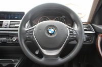 BMW 3シリーズ 320i ﾂｰﾘﾝｸﾞﾗｸﾞｼﾞｭｱﾘｰ LCI後期 新ｴﾝｼﾞﾝ ﾊﾟﾉﾗﾏｻﾝR ﾋｰﾀｰ黒革 LEDﾍｯﾄﾞﾗｲﾄ&ﾃｰﾙ TOPﾋﾞｭｰ&ｻｲﾄﾞﾋﾞｭｰｶﾒﾗ Pｱｼｽﾄ 追従ACC ﾚｰﾝC警告 衝突軽減ﾌﾞﾚｰｷ 車線逸脱&歩行者 警告ﾀｯﾁﾊﾟｯﾄﾞ対応HDDﾅﾋﾞBluetooth接続 Bｶﾒﾗ ｽﾏｰﾄｷｰ 電動ﾄﾗﾝｸ 2年保証