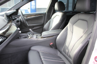 BMW 5シリーズ 530i Mｽﾎﾟｰﾂ ﾃﾞﾋﾞｭｰP 1ｵ-ﾅ 252馬力 全席ﾋｰﾀｰ黒革 HUD ｼﾞｪｽﾁｬｰC ｿﾌﾄｸﾛｰｽﾞﾄﾞｱ 追従ACC ｽﾃｱﾘﾝｸﾞｻﾎﾟｰﾄ LEDﾍｯﾄﾞﾗｲﾄ ﾊｲﾋﾞｰﾑｱｼｽﾄ ﾀｯﾁ画面HDDﾅﾋﾞTV 360度ｶﾒﾗ Pｱｼｽﾄﾌﾟﾗｽ 電動ﾄﾗﾝｸ 2年保証