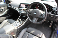 BMW 3シリーズ 320i Mｽﾎﾟｰﾂ ﾃﾞﾋﾞｭｰ&ｺﾝﾌｫｰﾄP ﾋｰﾀｰ黒革 19AW HUD BMWﾗｲﾌﾞｺｯｸﾋﾟｯﾄﾞﾀｯﾁﾊﾟﾈﾙ対応HDDﾅﾋﾞApplecarplay対応 電動ﾄﾗﾝｸ LEDﾍｯﾄﾞﾗｲﾄ LEDﾌｫｸﾞPｱｼｽﾄ 追従ACC ｽﾃｱﾘﾝｸﾞｻﾎﾟｰﾄ Hifiｽﾋﾟｰｶｰ 2年保証