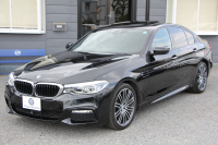BMW 5シリーズ 540i Mｽﾎﾟｰﾂ ｲﾉﾍﾞｰｼｮﾝP 後輪駆動 1ｵ-ﾅ ｻﾝﾙｰﾌ 全席ﾋｰﾀｰ黒革 直6ﾀｰﾎﾞ340馬力 ｱﾀﾞﾌﾟﾃｨﾌﾞｻｽ ﾊｰﾏﾝｶｰﾄﾞﾝ HUD ﾃﾞｨｽﾌﾟﾚｲｷｰ ﾘﾓｰﾄﾊﾟｰｷﾝｸﾞｼﾞｪｽﾁｬｰC ﾜｲﾔﾚｽ充電 4ｿﾞｰﾝｴｱｺﾝ 追従ACC LEDﾍｯﾄﾞﾗｲﾄ ｵｰﾄﾊｲﾋﾞｰﾑ 2年保証