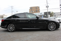 BMW 5シリーズ 540i Mｽﾎﾟｰﾂ ｲﾉﾍﾞｰｼｮﾝP 後輪駆動 1ｵ-ﾅ ｻﾝﾙｰﾌ 全席ﾋｰﾀｰ黒革 直6ﾀｰﾎﾞ340馬力 ｱﾀﾞﾌﾟﾃｨﾌﾞｻｽ ﾊｰﾏﾝｶｰﾄﾞﾝ HUD ﾃﾞｨｽﾌﾟﾚｲｷｰ ﾘﾓｰﾄﾊﾟｰｷﾝｸﾞｼﾞｪｽﾁｬｰC ﾜｲﾔﾚｽ充電 4ｿﾞｰﾝｴｱｺﾝ 追従ACC LEDﾍｯﾄﾞﾗｲﾄ ｵｰﾄﾊｲﾋﾞｰﾑ 2年保証