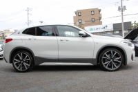 BMW X2 Xdrive20i MｽﾎﾟｰﾂX ﾃﾞﾋﾞｭｰP 4WD ﾊｲﾗｲﾝ ｺﾝﾌｫｰﾄP 追従ACC HUD ﾋｰﾀｰ黒革 電動ｼｰﾄ ｵﾌﾟｼｮﾝ20AW Mﾘｱｽﾎﾟｲﾗｰ ﾀｯﾁ画面HDDﾅﾋﾞBｶﾒﾗ Pｱｼｽﾄ CD&DVD再生可能 Bluetooth接続 電動ﾄﾗﾝｸ LEDﾍｯﾄﾞﾗｲﾄ ｽﾏｰﾄｷｰ 8速AT 2年保証