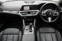 BMW 3シリーズ 320d Xdrive Mｽﾎﾟｰﾂ ﾃﾞﾋﾞｭｰP ｺﾝﾌｫｰﾄP 4WD ﾋｰﾀｰ黒革 ﾌﾞﾙｰｽﾃｯﾁ 19AW LEDﾍｯﾄﾞﾗｲﾄ ｵｰﾄﾊｲﾋﾞｰﾑ 追従ACC ｽﾃｱﾘﾝｸﾞｻﾎﾟｰﾄ ｱｯﾌﾟﾙｶｰﾌﾟﾚｲ Pｱｼｽﾄ ﾀｯﾁ画面HDDﾅﾋﾞ電動ﾄﾗﾝｸ ｽﾏｰﾄOP/CL Hifiｽﾋﾟｰｶｰ 2年保証