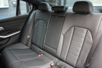 BMW 3シリーズ 320d Xdrive Mｽﾎﾟｰﾂ ﾃﾞﾋﾞｭｰP ｺﾝﾌｫｰﾄP 4WD ﾋｰﾀｰ黒革 ﾌﾞﾙｰｽﾃｯﾁ 19AW LEDﾍｯﾄﾞﾗｲﾄ ｵｰﾄﾊｲﾋﾞｰﾑ 追従ACC ｽﾃｱﾘﾝｸﾞｻﾎﾟｰﾄ ｱｯﾌﾟﾙｶｰﾌﾟﾚｲ Pｱｼｽﾄ ﾀｯﾁ画面HDDﾅﾋﾞ電動ﾄﾗﾝｸ ｽﾏｰﾄOP/CL Hifiｽﾋﾟｰｶｰ 2年保証