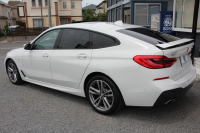 BMW 6シリーズ 630i ｸﾞﾗﾝﾂｰﾘｽﾓ Mｽﾎﾟｰﾂ ｾﾚｸﾄ&ｲﾉﾍﾞｰｼｮﾝP ﾊﾟﾉﾗﾏｻﾝﾙｰﾌ 全席ﾋｰﾀｰ黒革 ﾊｰﾏﾝｶｰﾄﾞﾝ ﾃﾞｨｽﾌﾟﾚｲｷｰ ﾘﾓｰﾄﾊﾟｰｷﾝｸﾞﾘｱｼｰﾄ可倒調整 ｼﾞｪｽﾁｬｰｺﾝﾄﾛｰﾙ LEDﾍｯﾄﾞﾗｲﾄ 360度ｶﾒﾗ HUD 追従ACC ﾜｲﾔﾚｽ充電 4ｿﾞｰﾝｴｱｺﾝ 2年保証