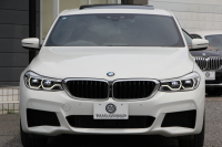 BMW 6シリーズ 630i ｸﾞﾗﾝﾂｰﾘｽﾓ Mｽﾎﾟｰﾂ ｾﾚｸﾄ&ｲﾉﾍﾞｰｼｮﾝP ﾊﾟﾉﾗﾏｻﾝﾙｰﾌ 全席ﾋｰﾀｰ黒革 ﾊｰﾏﾝｶｰﾄﾞﾝ ﾃﾞｨｽﾌﾟﾚｲｷｰ ﾘﾓｰﾄﾊﾟｰｷﾝｸﾞﾘｱｼｰﾄ可倒調整 ｼﾞｪｽﾁｬｰｺﾝﾄﾛｰﾙ LEDﾍｯﾄﾞﾗｲﾄ 360度ｶﾒﾗ HUD 追従ACC ﾜｲﾔﾚｽ充電 4ｿﾞｰﾝｴｱｺﾝ 2年保証