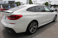 BMW 6シリーズ 630i ｸﾞﾗﾝﾂｰﾘｽﾓ Mｽﾎﾟｰﾂ ｾﾚｸﾄ&ｲﾉﾍﾞｰｼｮﾝP ﾊﾟﾉﾗﾏｻﾝﾙｰﾌ 全席ﾋｰﾀｰ黒革 ﾊｰﾏﾝｶｰﾄﾞﾝ ﾃﾞｨｽﾌﾟﾚｲｷｰ ﾘﾓｰﾄﾊﾟｰｷﾝｸﾞﾘｱｼｰﾄ可倒調整 ｼﾞｪｽﾁｬｰｺﾝﾄﾛｰﾙ LEDﾍｯﾄﾞﾗｲﾄ 360度ｶﾒﾗ HUD 追従ACC ﾜｲﾔﾚｽ充電 4ｿﾞｰﾝｴｱｺﾝ 2年保証