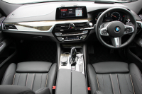 BMW 6シリーズ 630i ｸﾞﾗﾝﾂｰﾘｽﾓ Mｽﾎﾟｰﾂ ｾﾚｸﾄ&ｲﾉﾍﾞｰｼｮﾝP ﾊﾟﾉﾗﾏｻﾝﾙｰﾌ 全席ﾋｰﾀｰ黒革 ﾊｰﾏﾝｶｰﾄﾞﾝ ﾃﾞｨｽﾌﾟﾚｲｷｰ ﾘﾓｰﾄﾊﾟｰｷﾝｸﾞﾘｱｼｰﾄ可倒調整 ｼﾞｪｽﾁｬｰｺﾝﾄﾛｰﾙ LEDﾍｯﾄﾞﾗｲﾄ 360度ｶﾒﾗ HUD 追従ACC ﾜｲﾔﾚｽ充電 4ｿﾞｰﾝｴｱｺﾝ 2年保証