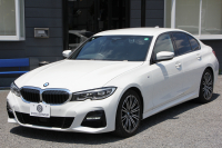 BMW 3シリーズ 320i Mｽﾎﾟｰﾂ ｺﾝﾌｫｰﾄP 1ｵｰﾅ 360度ｶﾒﾗ ｼｰﾄﾋｰﾀｰ ﾌﾙｾｸﾞTV 追従ACC ｽﾃｱﾘﾝｸﾞｻﾎﾟｰﾄ BMWﾗｲﾌﾞｺｯｸﾋﾟｯﾄﾞLEDﾍｯﾄﾞﾗｲﾄ ｵｰﾄﾊｲﾋﾞｰﾑ ﾜｲﾔﾚｽ充電 Pｱｼｽﾄ ﾊｰﾌﾚｻﾞｰ 電動ﾄﾗﾝｸ 3ｿﾞｰﾝｴｱｺﾝ ｱｯﾌﾟﾙｶｰﾌﾟﾚｲ 2年保証