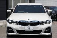 BMW 3シリーズ 320i Mｽﾎﾟｰﾂ ｺﾝﾌｫｰﾄP 1ｵｰﾅ 360度ｶﾒﾗ ｼｰﾄﾋｰﾀｰ ﾌﾙｾｸﾞTV 追従ACC ｽﾃｱﾘﾝｸﾞｻﾎﾟｰﾄ BMWﾗｲﾌﾞｺｯｸﾋﾟｯﾄﾞLEDﾍｯﾄﾞﾗｲﾄ ｵｰﾄﾊｲﾋﾞｰﾑ ﾜｲﾔﾚｽ充電 Pｱｼｽﾄ ﾊｰﾌﾚｻﾞｰ 電動ﾄﾗﾝｸ 3ｿﾞｰﾝｴｱｺﾝ ｱｯﾌﾟﾙｶｰﾌﾟﾚｲ 2年保証