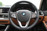 BMW 3シリーズ 318i 40thｱﾆﾊﾞｰｻﾘｰED 300台限定車 1ｵｰﾅ ｺﾝﾌｫｰﾄP ｺﾆｬｯｸﾚｻﾞｰ 追従ACC ｽﾃｱﾘﾝｸﾞｻﾎﾟｰﾄ LEDﾍｯﾄﾞﾗｲﾄ ｵｰﾄﾊｲﾋﾞｰﾑ ﾀｯﾁ画面HDDﾅﾋﾞｱｯﾌﾟﾙｶｰﾌﾟﾚｲ LEDﾍｯﾄﾞﾗｲﾄ ｵｰﾄﾊｲﾋﾞｰﾑ 電動ﾄﾗﾝｸ ﾊﾟｰｷﾝｸﾞｱｼｽﾄ 2年保証