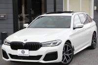 BMW 5シリーズ 530i ﾂｰﾘﾝｸﾞMｽﾎﾟｰﾂ ｾﾚｸﾄP 後期 252馬力 ﾊﾟﾉﾗﾏｻﾝﾙｰﾌ ｺﾆｬｯｸﾚｻﾞｰ 全席ﾋｰﾀｰ ﾊｰﾏﾝｶｰﾄﾞﾝｻﾗｳﾝﾄﾞｱﾀﾞﾌﾟﾃｨﾌﾞｻｽ 19AW Mspﾌﾞﾚｰｷ LEDﾍｯﾄﾞﾗｲﾄ ｵｰﾄﾊｲﾋﾞｰﾑ 360度ｶﾒﾗ ｱｯﾌﾟﾙｶｰﾌﾟﾚｲ BMWﾗｲﾌﾞｺｯｸﾋﾟｯﾄ 2年保証